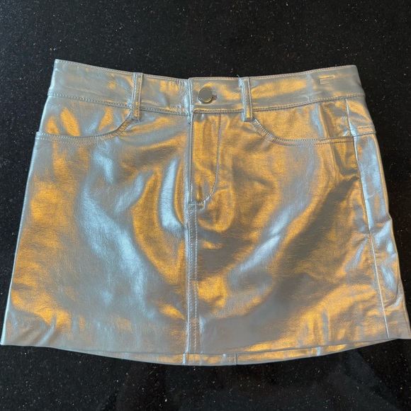 NWT MANGO Metallic leather-effect mini-skirt - Picture 10 of 11